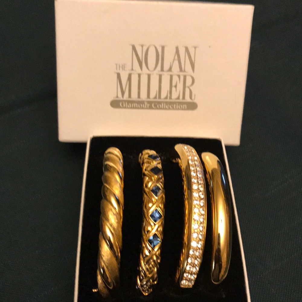 Interchangeable bangles